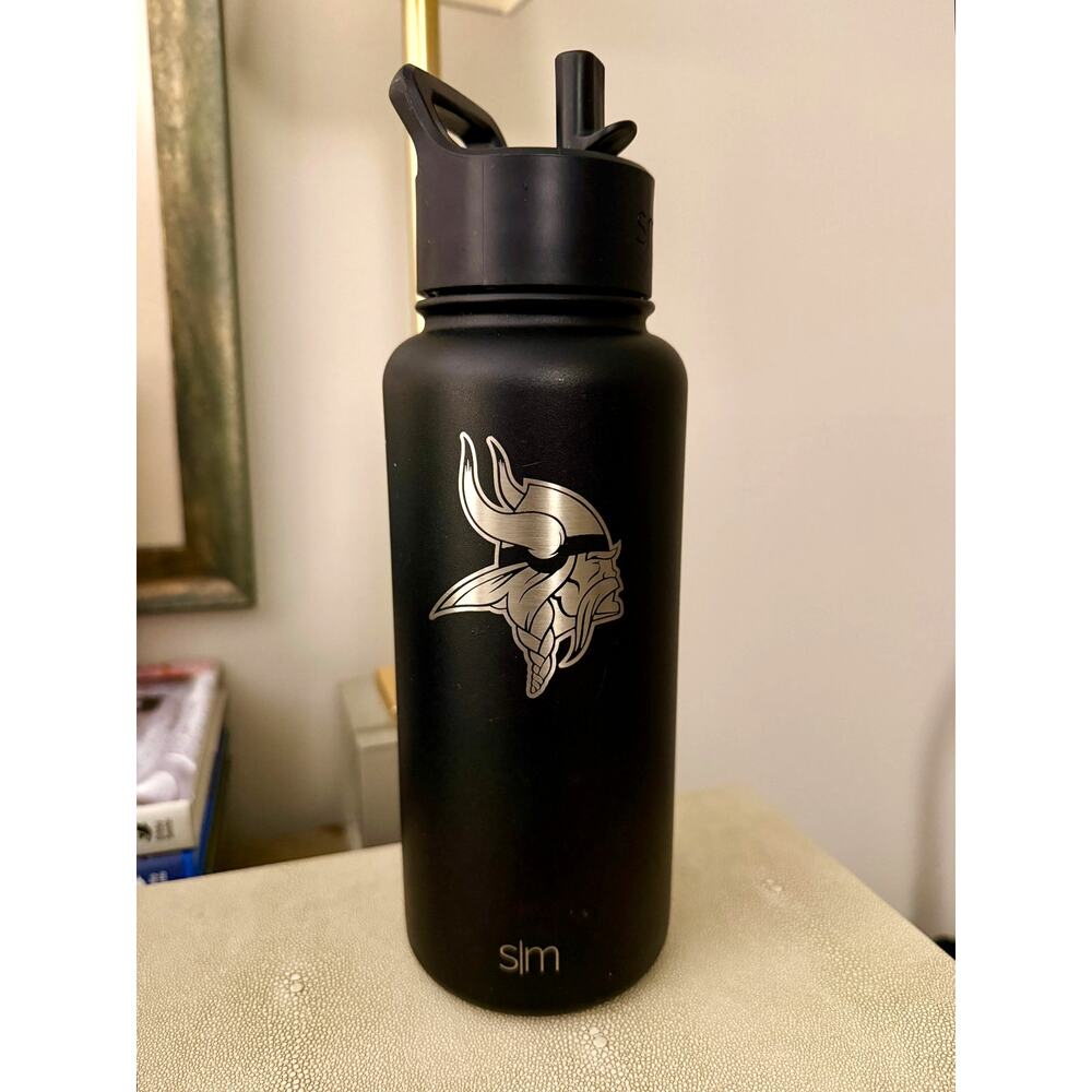 Simple Modern Minnesota Vikings Engraved 32 oz Insulated Water Bottle Tumbler